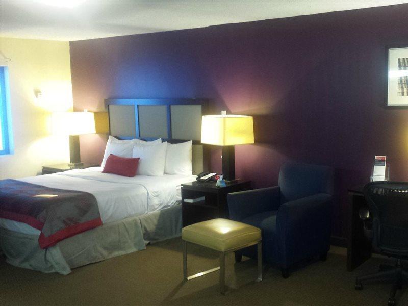 Ramada By Wyndham Rockaway Hotel Eksteriør billede