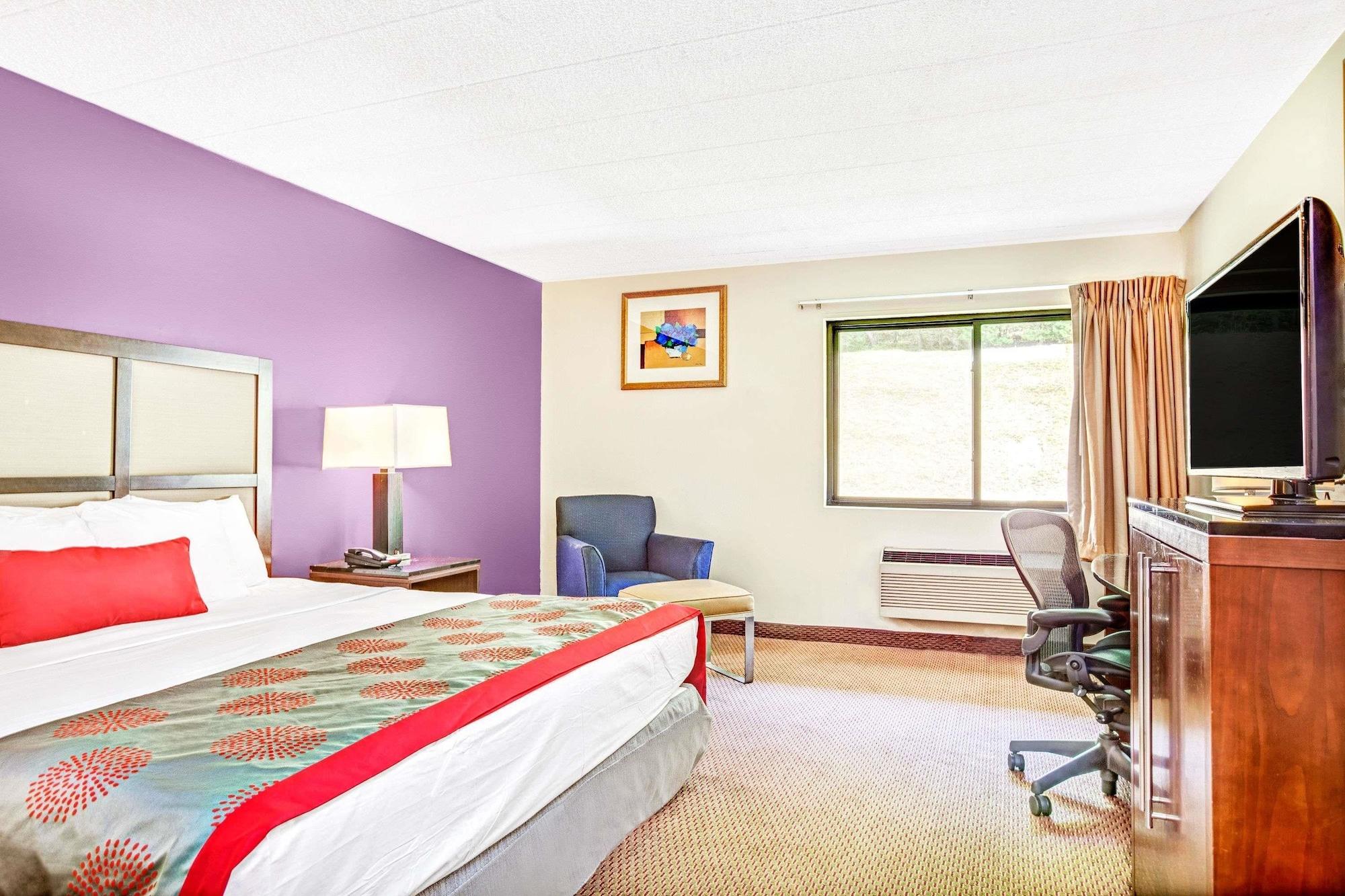 Ramada By Wyndham Rockaway Hotel Eksteriør billede